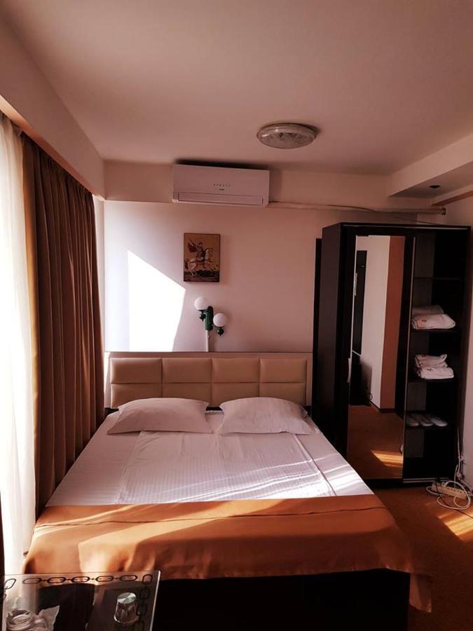 Asia Hotel Тиргу-Жіу Екстер'єр фото