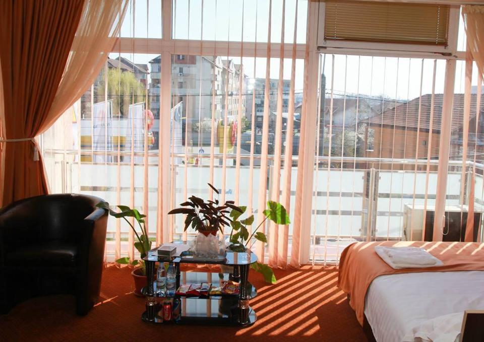 Asia Hotel Тиргу-Жіу Екстер'єр фото