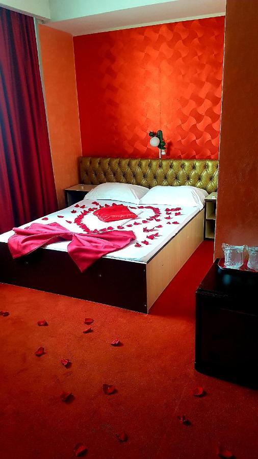 Asia Hotel Тиргу-Жіу Екстер'єр фото