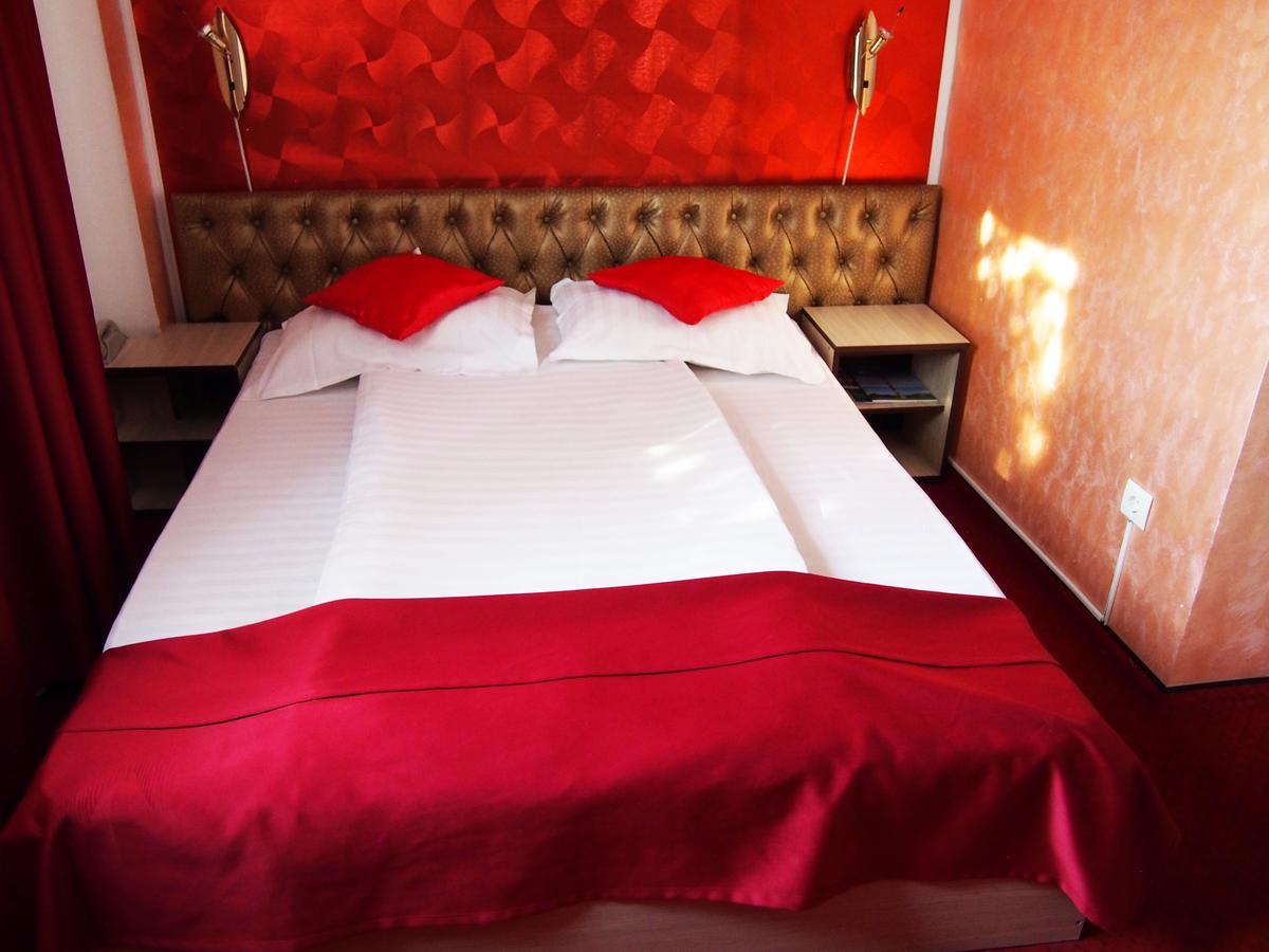 Asia Hotel Тиргу-Жіу Екстер'єр фото