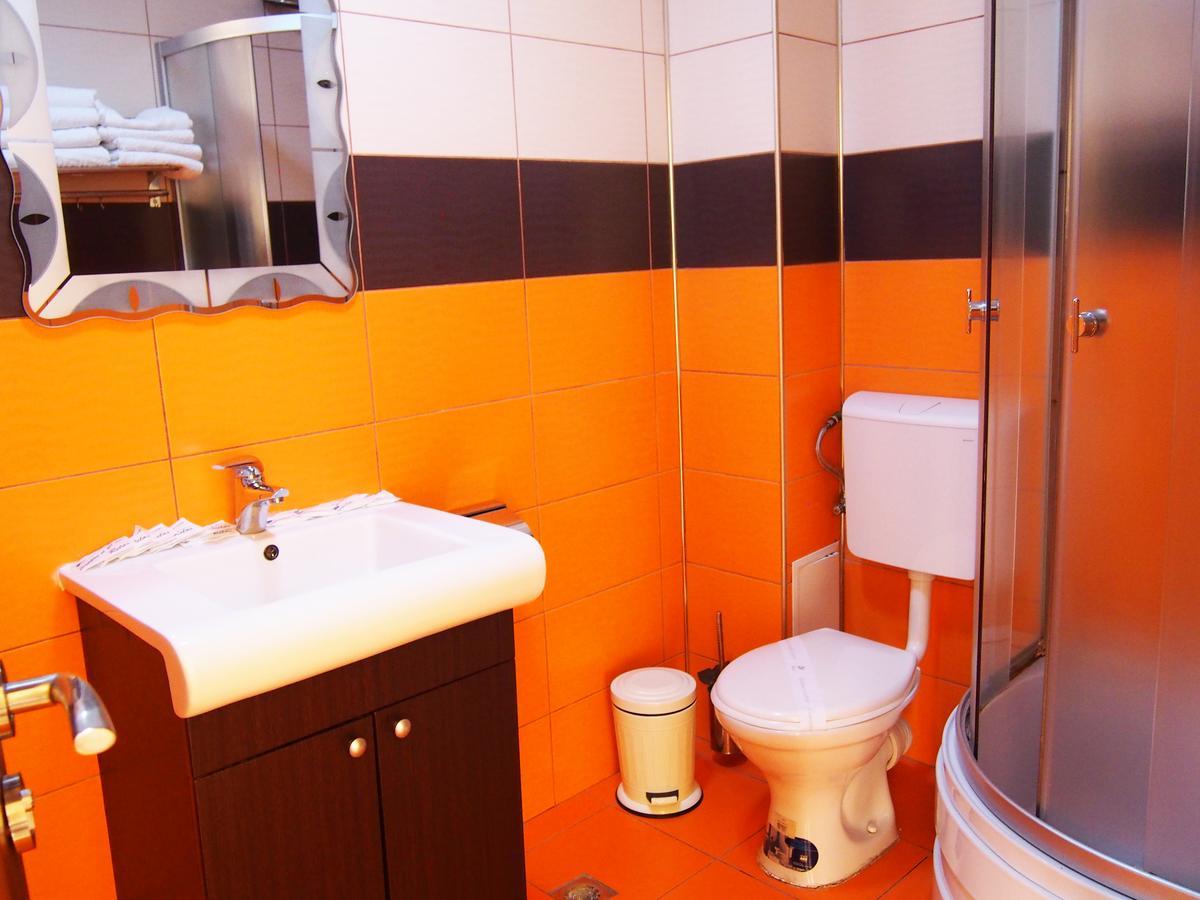 Asia Hotel Тиргу-Жіу Екстер'єр фото