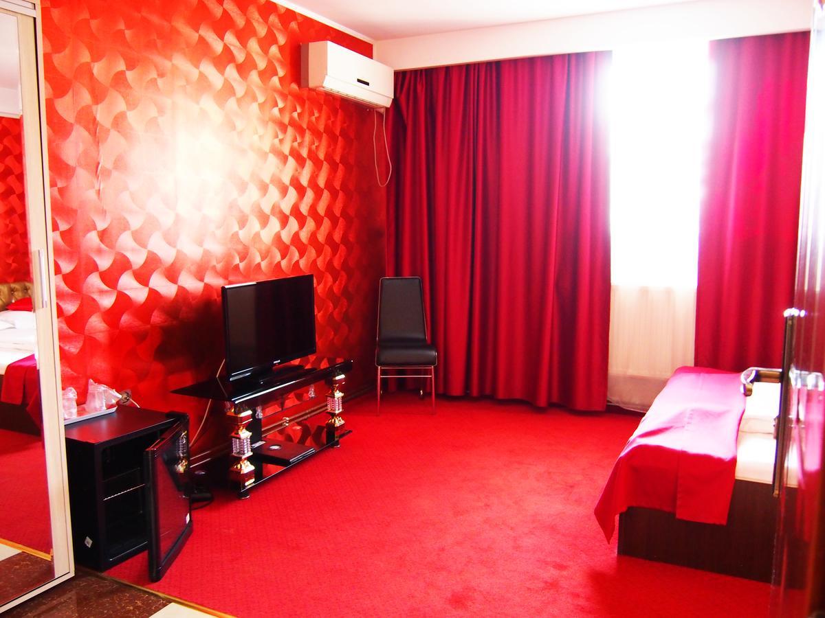 Asia Hotel Тиргу-Жіу Екстер'єр фото