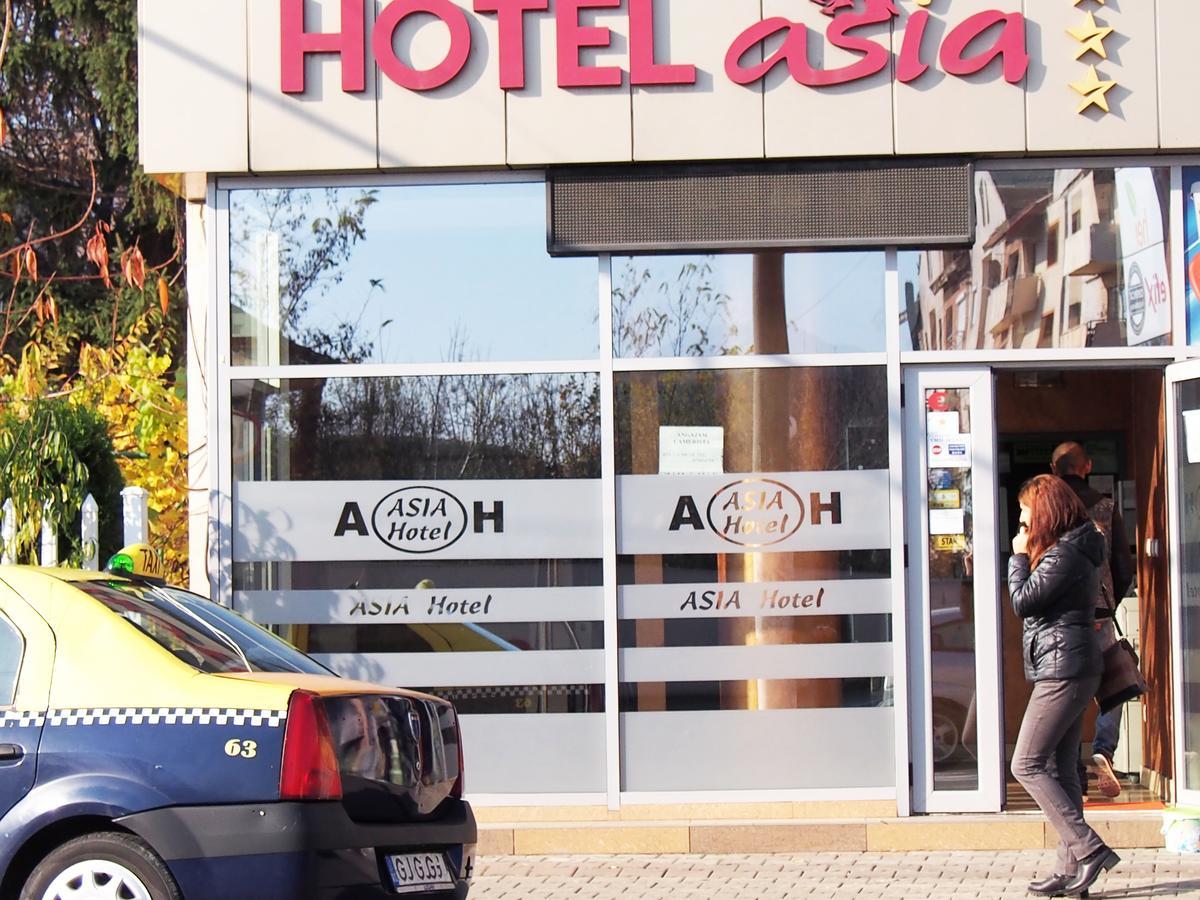 Asia Hotel Тиргу-Жіу Екстер'єр фото