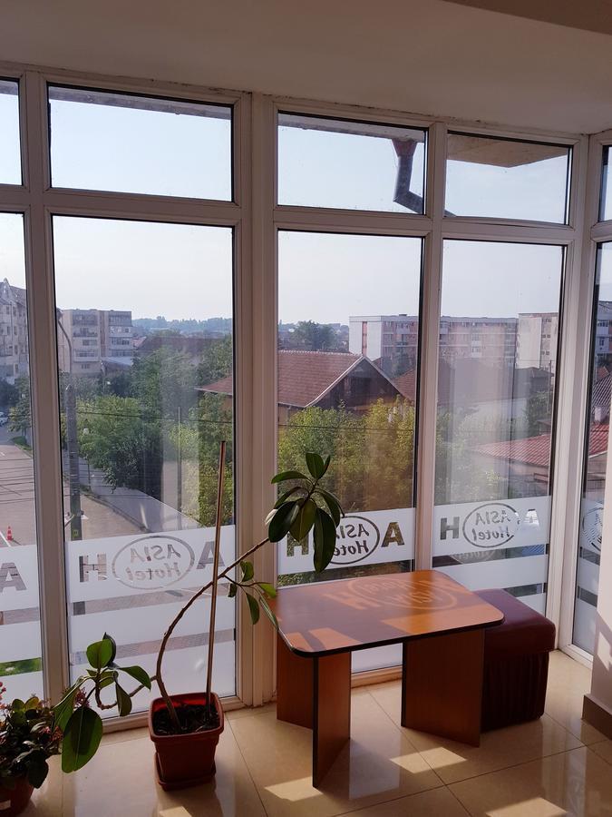 Asia Hotel Тиргу-Жіу Екстер'єр фото